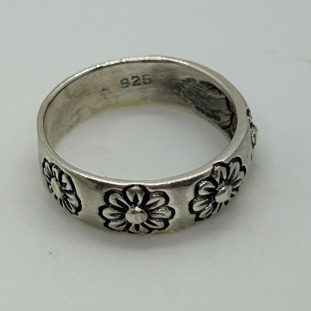 Sterling Silver Daisy Ring Flower Floral 925 Pinky or Child Ring Size 3 - Picture 3 of 14